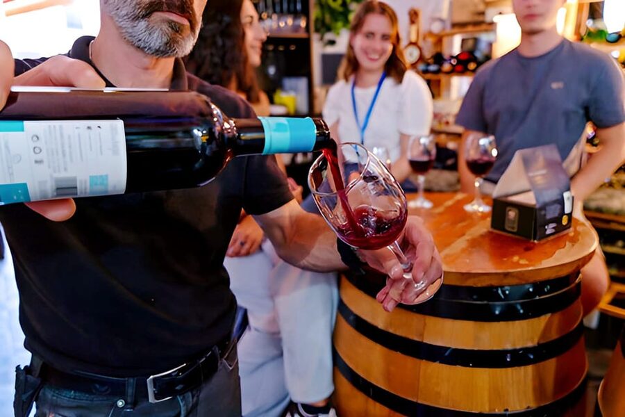 Malaga: Wine and Tapas Tour with Tastings and Drinks - Key things you should know before you go