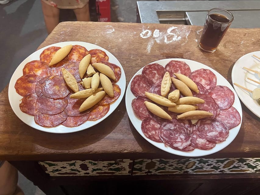 Malaga: Wine and Tapas Tour with Tastings and Drinks - Stop 2: Another tapas bar with enough time to talk