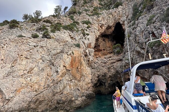 Mallorca Beach & Caves 4hr Boat Trip Drinks, Tapas, SUP & Snorkel - Cave views and cliff-side scenery: what’s worth expecting