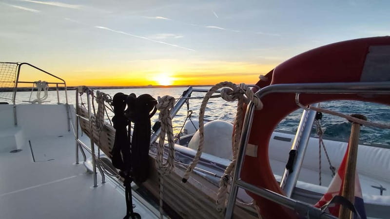 Mallorca: Catamaran Boat Tour with Tapas - Santa Ponsa launch: the dinghy pickup and why it matters