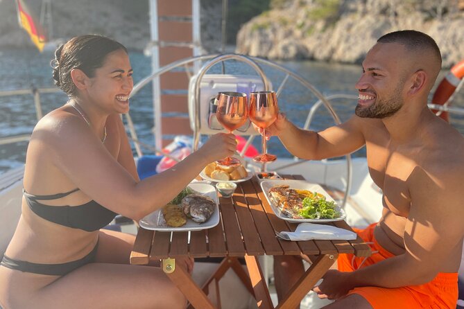 Mallorca sailing tour with tapas and wine - The human side: what you should expect from the captain-led format