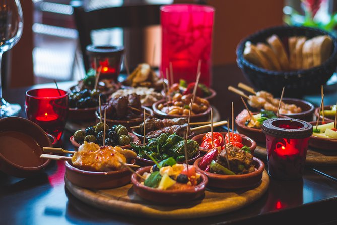 Marbella Food Tour: Tapas, Drinks and Delights with a Local - Stop 3: Calle Castillejos for chicken wraps and carne con tomate