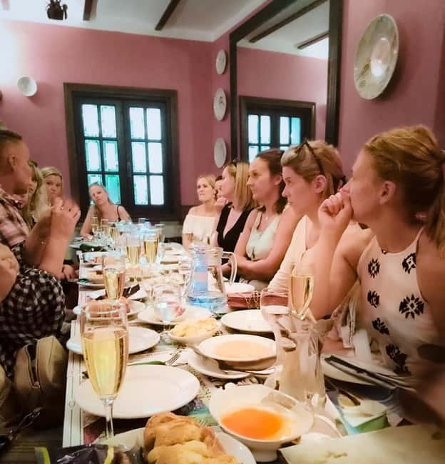Marbella: Hidden Taverns, Tapas & Wine in the Old Town - Starting at Plaza de los Naranjos, Right Where Old Town Begins
