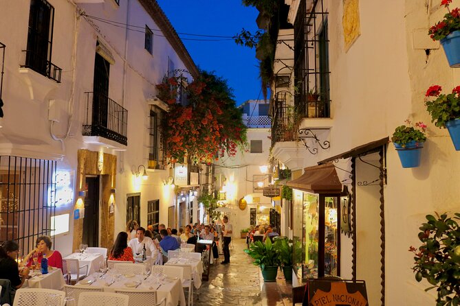 Marbella Old Town: Authentic Tapas Food Tour With Local Guide - The Old Town lanes: where the tapas dinner actually happens