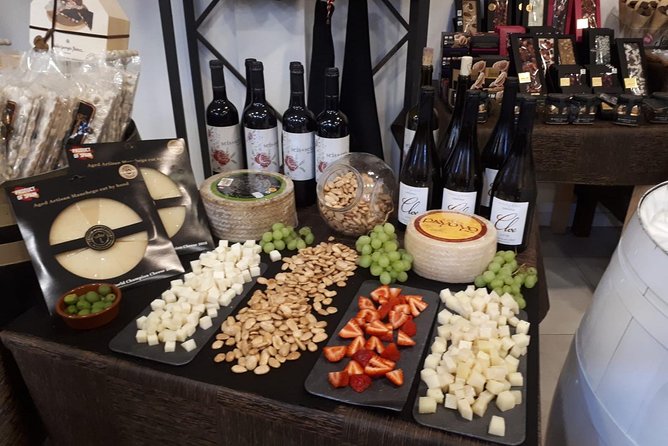 Marbella old town tour with Tapas and Wines - Starting at Parque de la Alameda: your meeting-point game plan