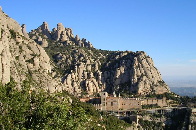 Montserrat Mountain, Wine Tasting & Tapas Lunch - Tapas lunch: where the meal fits and why it’s good value