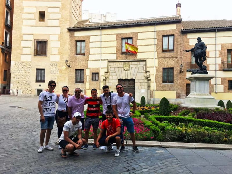 Mysteries & Tapas Tour in Madrid + Pub Crawl - Key takeaways before you go