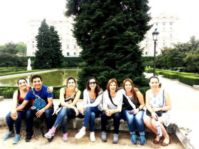 Mysteries & Tapas Tour in Madrid + Pub Crawl - The 3-hour mystery walk: lovers, criminals, and kings