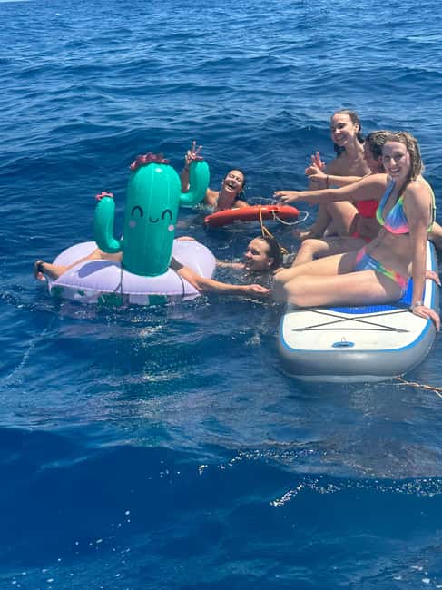 New Sailing / Boat Tour with Free Drinks and Tapas - Value Check: Is $31 Worth It?