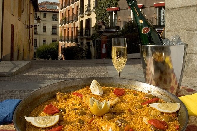 Old Madrid Tapas and Fine Wine Small Group Tour - Stop by stop: what you eat and drink in La Latina