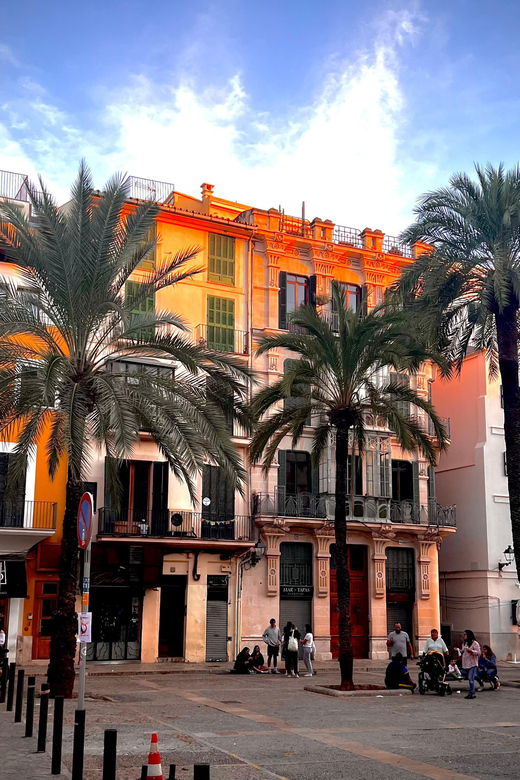 Palma authentically. Small group City tour with tapas - The Cathedral story (and the Gaudí fact you’ll remember)