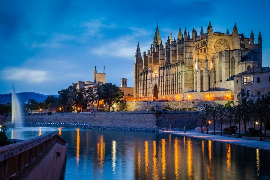 Palma: Culinary Tapas Tour of the Old Town - Group size, pacing, and what to wear