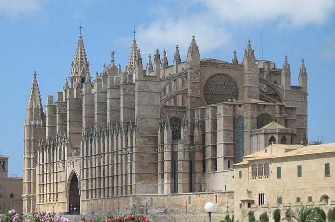 Palma de Mallorca Bike Tour with tapas - Quick hits before you pedal