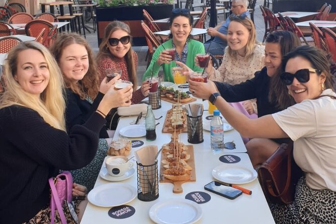 Palma de Mallorca Bike Tour with tapas - A quick stop at Monestir de Santa Clara