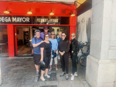 Palma de Mallorca: Guided Bicycle Tour with Tapas & a Drink - Along the seafront toward La Seu: where the views stack up