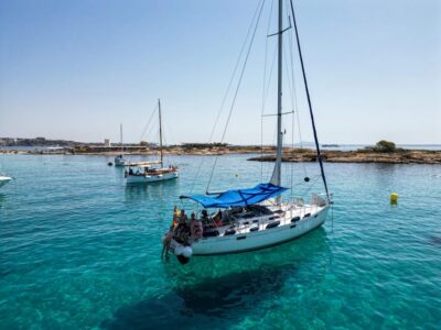 Palma de Mallorca: Sailing Boat Trip with Skipper & Tapas - Getting on board at Real Club Nautico de Palma (and what first feels like)