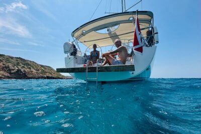 Palma de Mallorrca: Sailing tour with drinks, tapas & snorkeling. - Meeting at Club de MN MarPonent and setting the tone fast