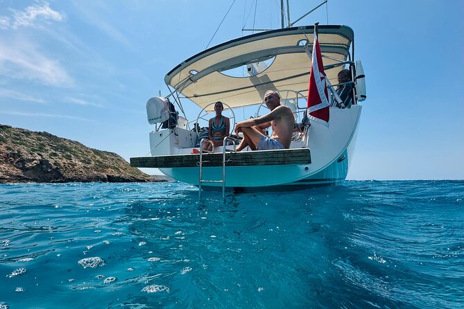 Palma de Mallorrca: Sailing tour with drinks, tapas & snorkeling. - Meeting at Club de MN MarPonent and setting the tone fast