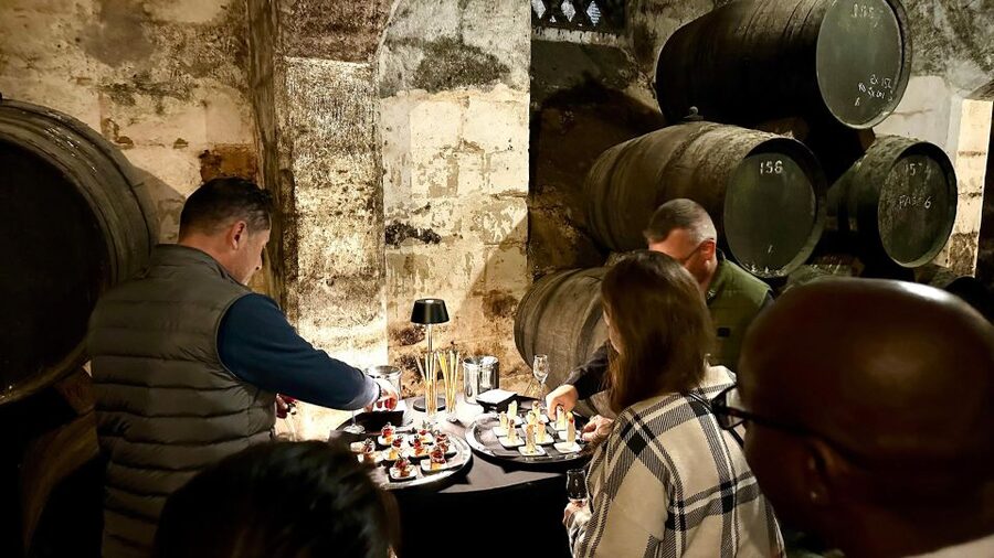 Palma: Distillery Tour with 6 Spirits and Tapas Tasting - Should you book the Palma Spirits and Tapas Distillery Tour?