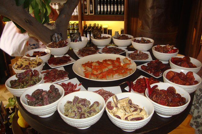 Palma old town tour with Wine & Tapas Tastings - The guided sights: Palma Cathedral, the artist quarter, and Plaza España
