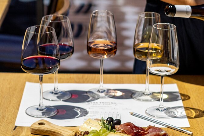 Porto Wine Tasting Experience with Portuguese Tapas Plate - The tapas plate: cheese, Portuguese cured ham, jam, and crackers
