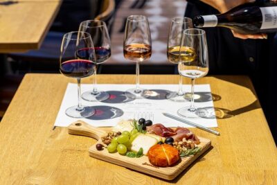 Porto Wine Tasting Experience with Portuguese Tapas Plate - What you actually taste: Douro wines plus Porto Branco