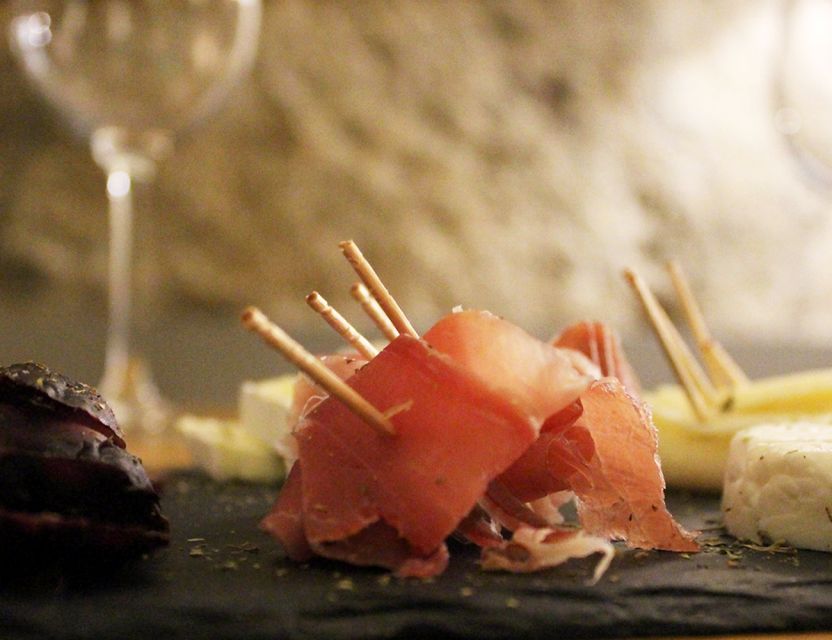 Porto: Wine Tasting with Tapas Walking Tour - Price and value: what $53 really buys you