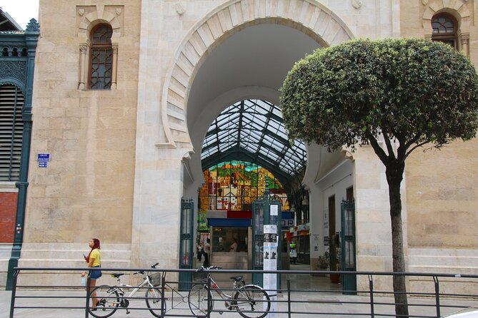 PREMIUM TAPAS TOUR: Paella, Market Tastings, and Winery - Central Market of Atarazanas: learn what quality tastes like