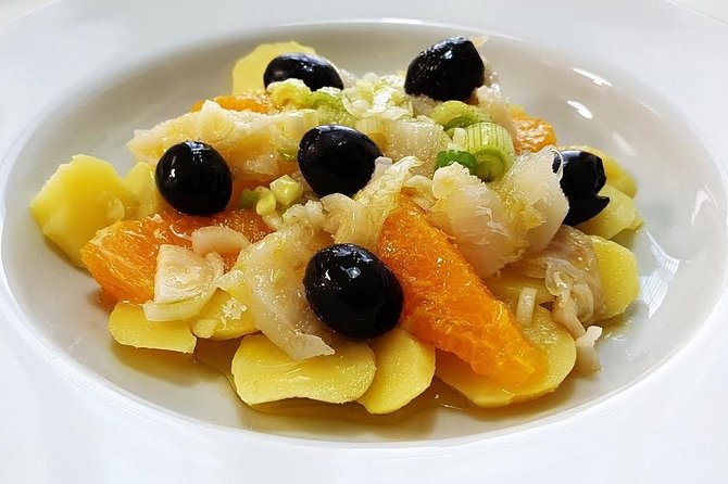 PREMIUM TAPAS TOUR: Tapas, Paella and Winery - Start at Alameda Principal, then meet by Antigua Casa de Guardia