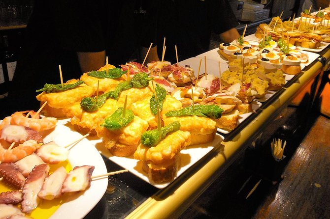 Private Barcelona Art and Tapas Walking Tour with Picasso Museum - Drinks included: how the pairings affect the whole experience