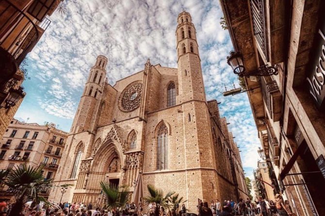 Private Barcelona Walking Tour with Flamenco Show & Tapas Dinner - Practical tips for a smooth 6:30pm start