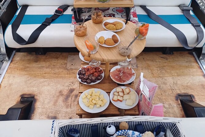Private tapas tuk tuk tour through Lisbon - Food and drinks: tapas that travel with you, not after you