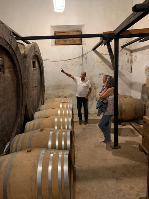 Private tour: Wine and tapas, experience real Mallorca - The Five-Wine Flight and Homemade Tapas Pairing