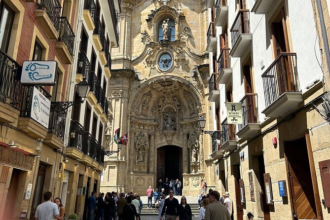 San Sebastian Food Tour: Pintxos, Drinks, and Tapas with a Local - Konstituzio Plaza and the jamón stop that anchors the whole meal
