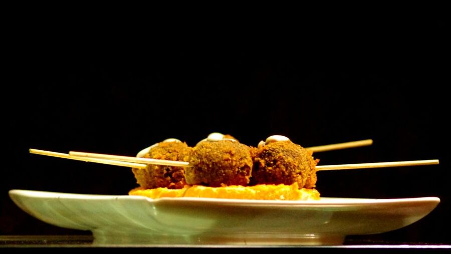 San Sebastian: Private Pintxos Basque -Tapas Tour - Pintxos Bars: How to Eat Like You Belong