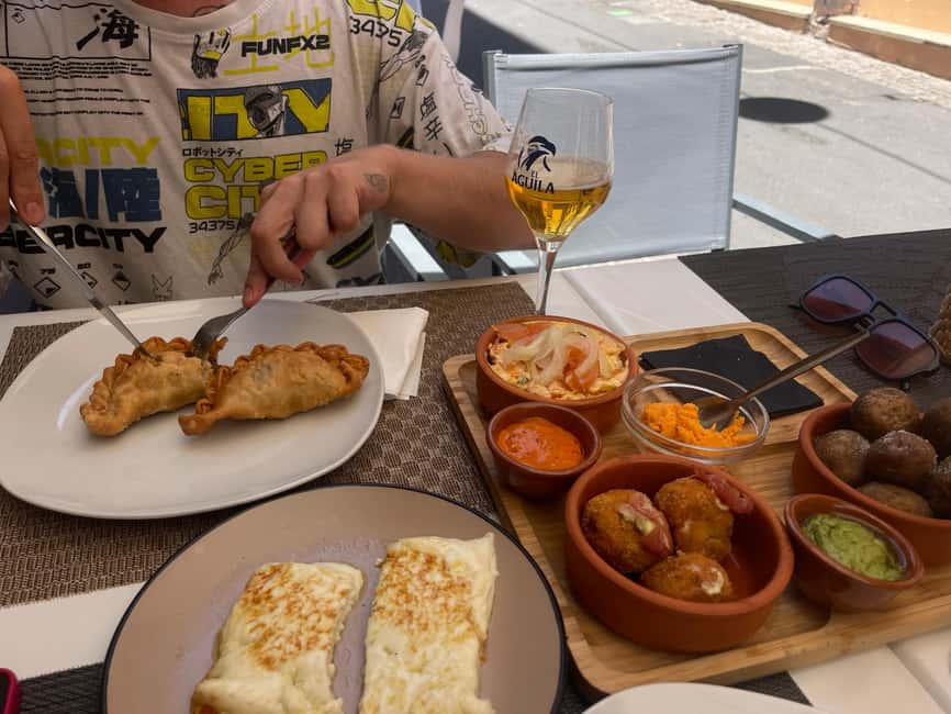 Santa Cruz guided bike tour 1,5 hour + Tapas - Plaza de la Candelaria: where the tour finds its center