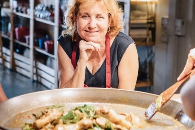 Seafood Paella Maestro with Tapas and Sangria - Where it happens in Barcelona: getting to Carrer de Negrevernís