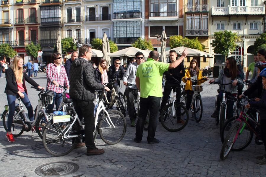 Seville: 3-Hour Tapas Tour by Bike - The ride itself: where the guide’s city storytelling matters