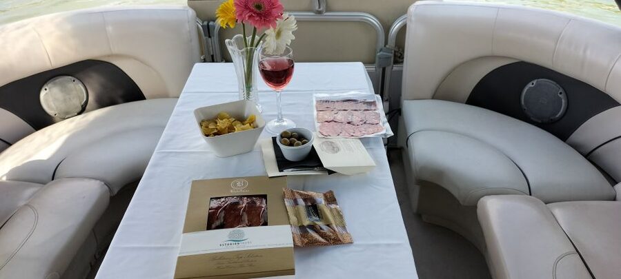 Seville: Exclusive River Boat Tour with Tapas - The 1-Hour Route on the Guadalquivir: La Cartuja to Plaza de España Views