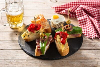 Seville: Flamenco Show and Tapas in Triana Private Tour - Why Triana at Night Makes Sense