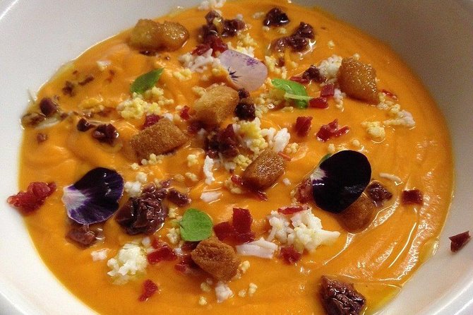 Seville Food Tour: Tapas, Drinks and Delights with a Local - Stop 1 in Casco Antiguo: First Tastings and a Real Local Pace