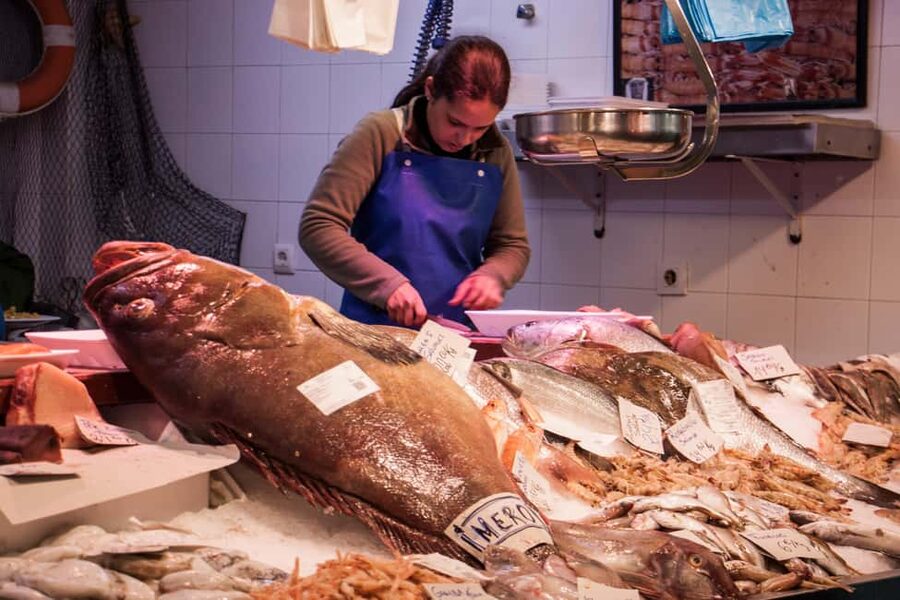 Seville: Food Tour with 10 Tastings of Tapas, Ham, Churros - Oxtail stew or spinach: why the seasonal choice is a smart deal