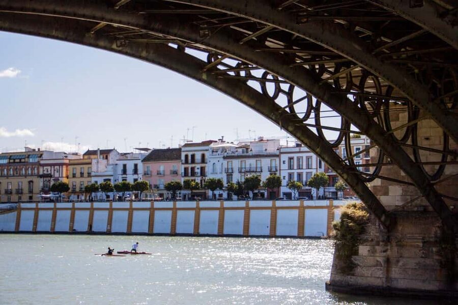 Seville: Food Tour with 10 Tastings of Tapas, Ham, Churros - Seafood and salty hits: anchovies in vinegar and pinchito