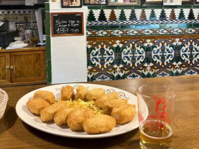 Seville: Secret Food Tour with Tapas and Drinks - Triana Market: your first real taste of the city’s food logic