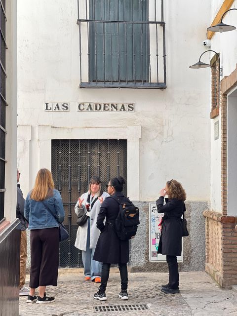 Seville: Small Group Jewish Quarter Tour with Tapas & Drinks - Santa Cruz Square and Jardines de Murillo: where stories take a breath