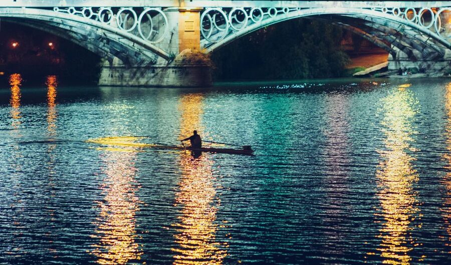 Seville: Tapas Tour Across the River in Triana - The walking part: photo stops along the river you can actually enjoy
