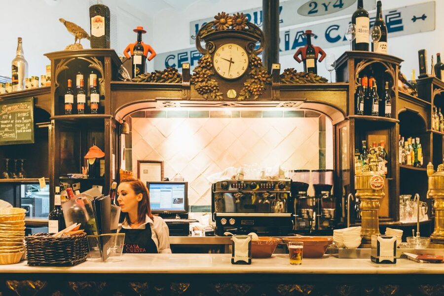 Seville: Tapas Tour Across the River in Triana - Drinks, dietary needs, and the Triana market stop