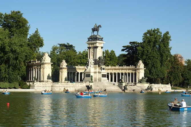 Skip-the-line Madrid Royal Palace with tapas tasting & Retiro Park - Entering the Royal Palace (skip-the-line) and making time count