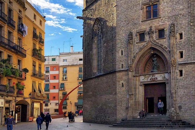 Small Group Barcelona Walking Tour, Flamenco Show & Tapas Dinner - A 6:30 p.m. route that makes sense in Barcelona