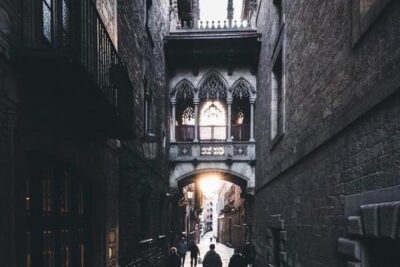Small Group Barcelona Walking Tour, Flamenco Show & Tapas Dinner - Stop 2: A chef-owned restaurant tapas dinner with wine